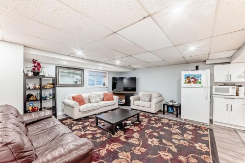 948 Rundlecairn Way Ne, Calgary, AB - Indoor