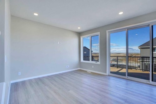 305 Lucas Place Nw, Calgary, AB - Indoor Photo Showing Other Room