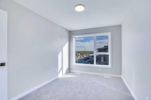 305 Lucas Place Nw, Calgary, AB - Indoor Photo Showing Other Room