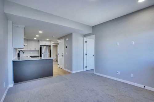 305 Lucas Place Nw, Calgary, AB - Indoor