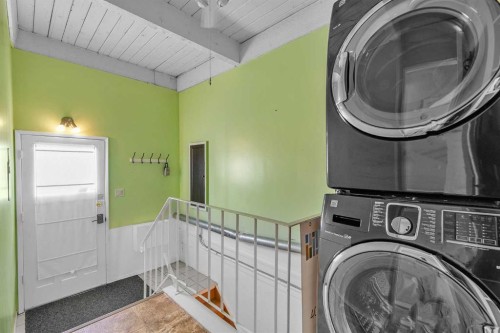 28 Hilton Avenue Nw, Calgary, AB - Indoor Photo Showing Laundry Room