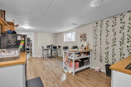 28 Hilton Avenue Nw, Calgary, AB - Indoor