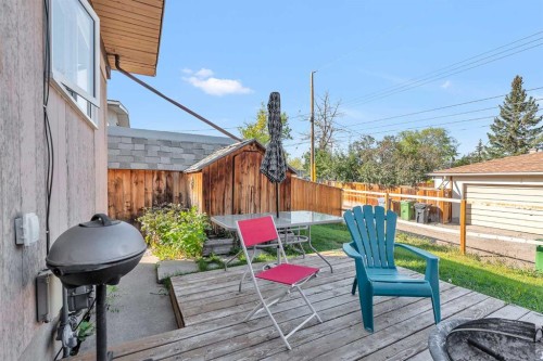 28 Hilton Avenue Nw, Calgary, AB - Outdoor With Deck Patio Veranda With Exterior