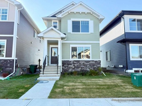 581 Baywater Manor SW Airdrie, AB T4B 5R8