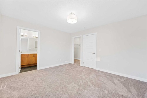 581 Baywater Manor Sw, Airdrie, AB - Indoor Photo Showing Other Room