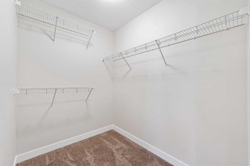 581 Baywater Manor Sw, Airdrie, AB - Indoor With Storage
