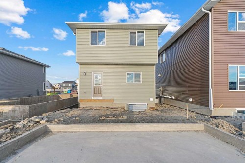 581 Baywater Manor Sw, Airdrie, AB - Outdoor With Exterior