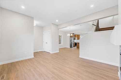 581 Baywater Manor Sw, Airdrie, AB - Indoor Photo Showing Other Room