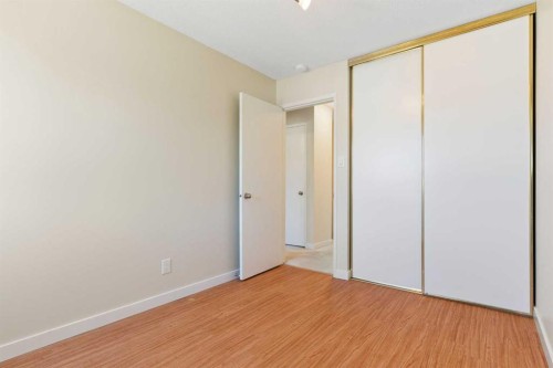 32-80 Galbraith Drive Sw, Calgary, AB - Indoor Photo Showing Other Room