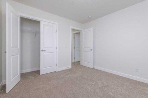 33 Walcrest Lane Se, Calgary, AB - Indoor Photo Showing Other Room