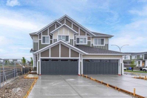 33 Walcrest Lane Se, Calgary, AB - Outdoor With Facade