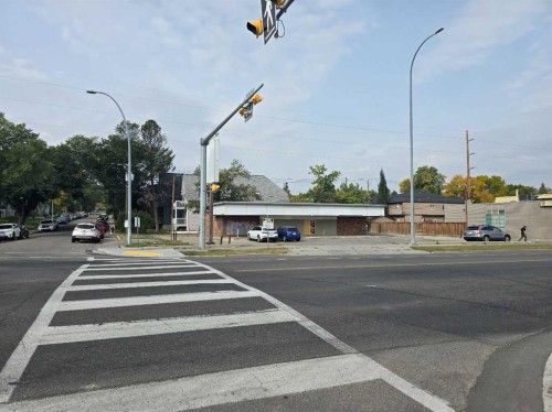 2903 Centre Street Nw, Calgary, AB 