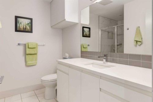 27 Hendon Place Nw, Calgary, AB - Indoor Photo Showing Bathroom
