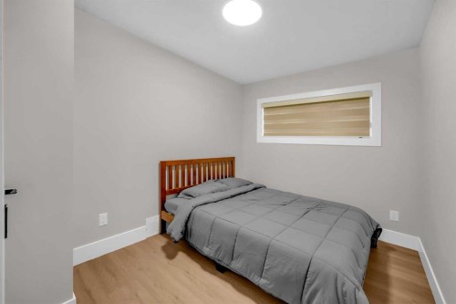 9819 2 Street Se, Calgary, AB - Indoor Photo Showing Bedroom