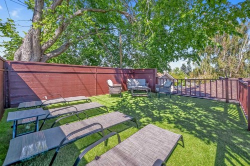 9819 2 Street Se, Calgary, AB - Outdoor