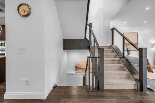 2640 28 Street Sw, Calgary, AB - Indoor Photo Showing Other Room