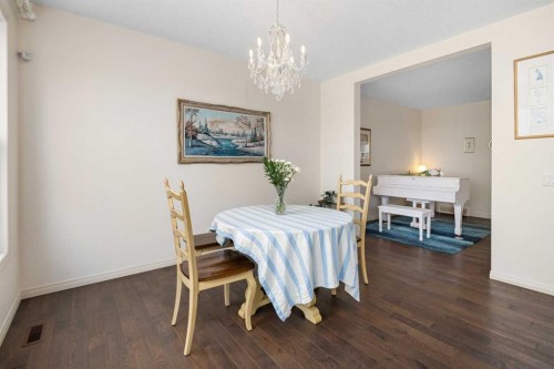 135 Legacy Reach Manor Se, Calgary, AB - Indoor Photo Showing Dining Room