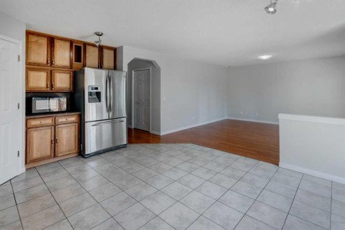 26 Rocky Ridge Heights Nw, Calgary, AB - Indoor Photo Showing Kitchen