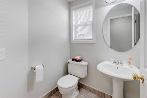 26 Rocky Ridge Heights Nw, Calgary, AB - Indoor Photo Showing Bathroom