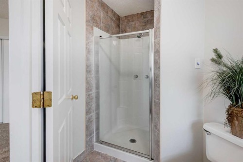26 Rocky Ridge Heights Nw, Calgary, AB - Indoor Photo Showing Bathroom
