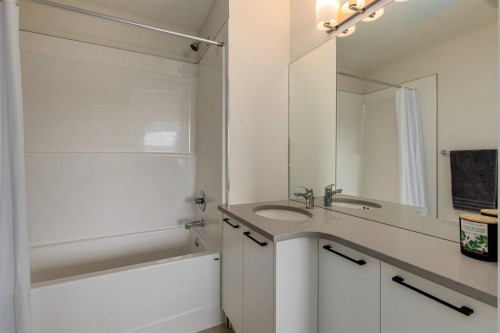536 Canals Crossing Sw, Airdrie, AB - Indoor Photo Showing Bathroom