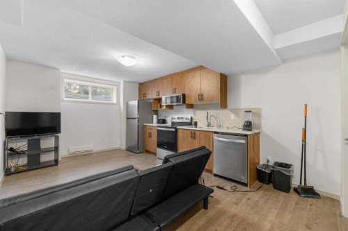 107 Masters Heights Se, Calgary, AB - Indoor Photo Showing Kitchen