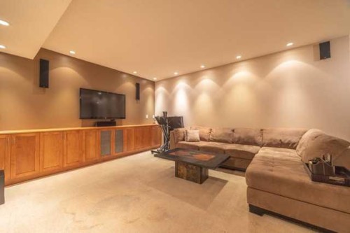 28 Crestmont Way Sw, Calgary, AB - Indoor