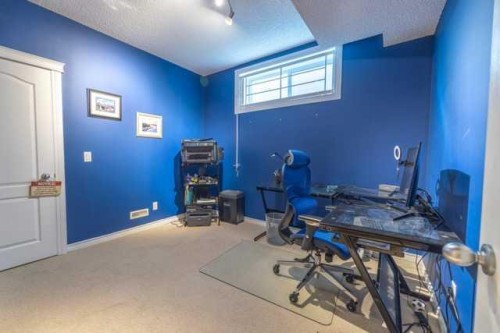 28 Crestmont Way Sw, Calgary, AB - Indoor Photo Showing Office