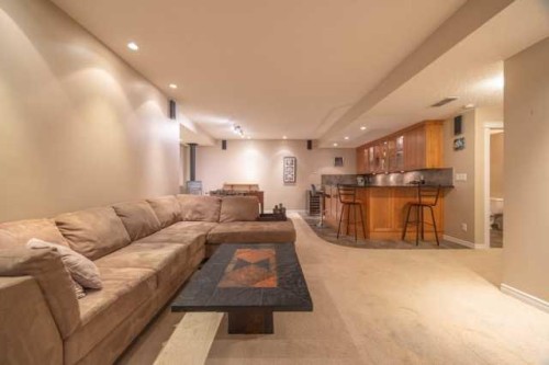 28 Crestmont Way Sw, Calgary, AB - Indoor