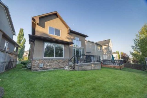 28 Crestmont Way Sw, Calgary, AB - Outdoor