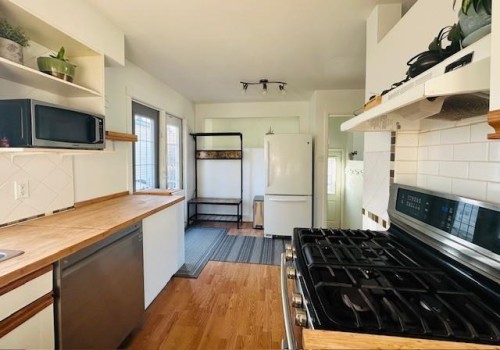 25 Rossdale Road Sw, Calgary, AB - Indoor Photo Showing Kitchen