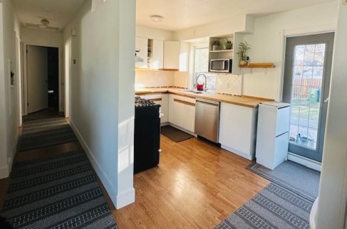 25 Rossdale Road Sw, Calgary, AB - Indoor Photo Showing Kitchen