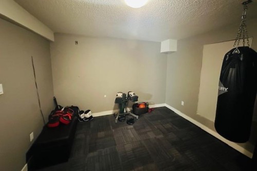 25 Rossdale Road Sw, Calgary, AB - Indoor