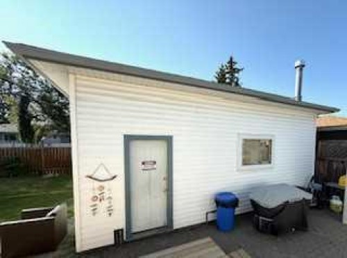 25 Rossdale Road Sw, Calgary, AB - Outdoor With Exterior