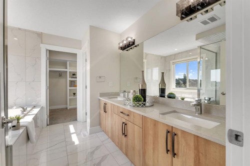 229 Walgrove Terrace Se, Calgary, AB - Indoor Photo Showing Bathroom