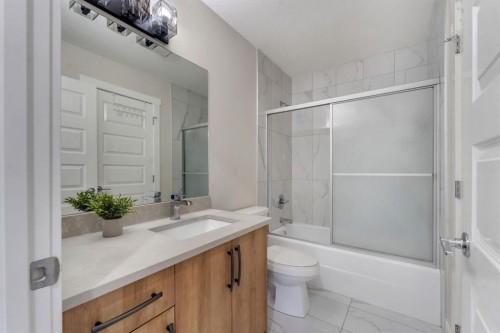 229 Walgrove Terrace Se, Calgary, AB - Indoor Photo Showing Bathroom