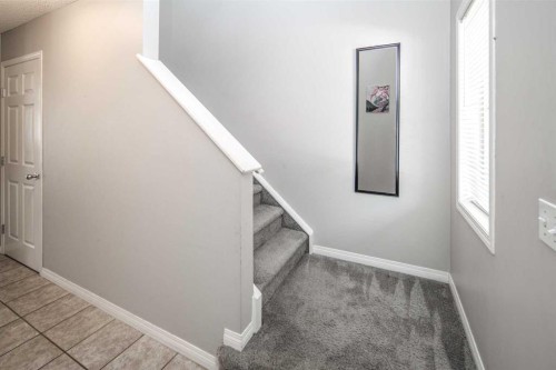 17 Hidden Creek Rise Nw, Calgary, AB - Indoor Photo Showing Other Room