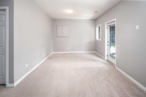 17 Hidden Creek Rise Nw, Calgary, AB - Indoor Photo Showing Other Room