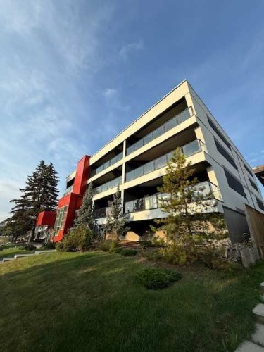 102-1629 38 Street Sw, Calgary, AB - Outdoor