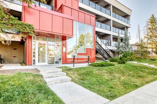 102-1629 38 Street Sw, Calgary, AB - Outdoor