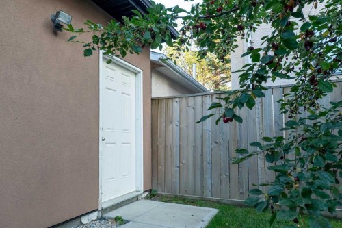 1-1936 26 Street Sw, Calgary, AB - Outdoor With Exterior