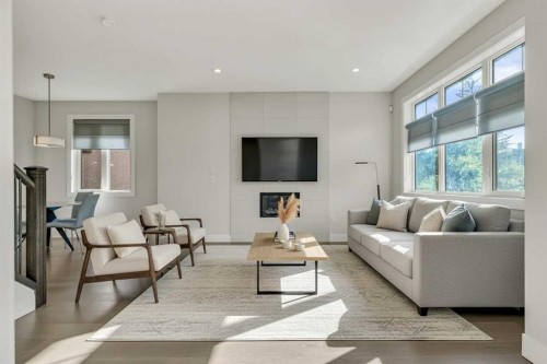 1-1936 26 Street Sw, Calgary, AB - Indoor Photo Showing Living Room