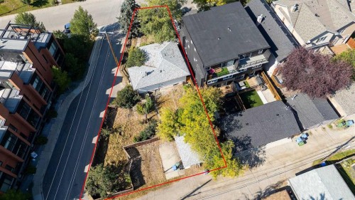 514 30 Street Nw, Calgary, AB - Outdoor