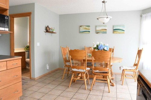 66 Cramond Circle Se, Calgary, AB - Indoor Photo Showing Dining Room