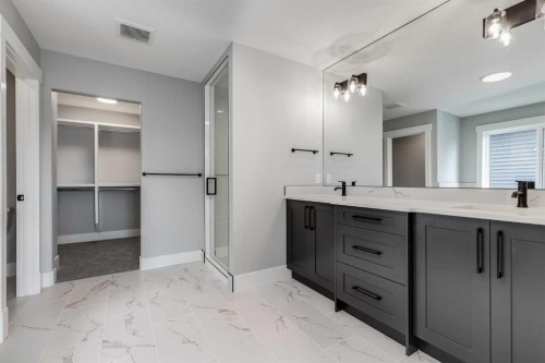 1209 Coopers Drive Sw, Airdrie, AB - Indoor Photo Showing Bathroom