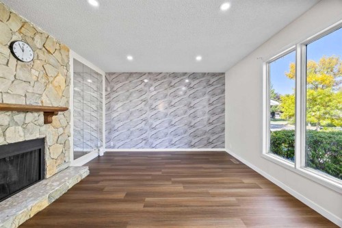 6419 28 Avenue Ne, Calgary, AB - Indoor With Fireplace
