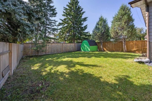 6419 28 Avenue Ne, Calgary, AB - Outdoor With Backyard