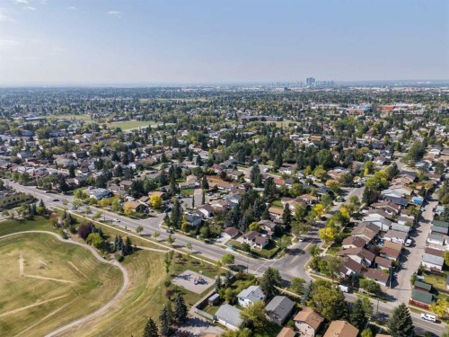 6419 28 Avenue Ne, Calgary, AB - Outdoor With View
