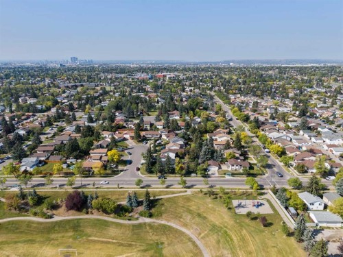 6419 28 Avenue Ne, Calgary, AB - Outdoor With View