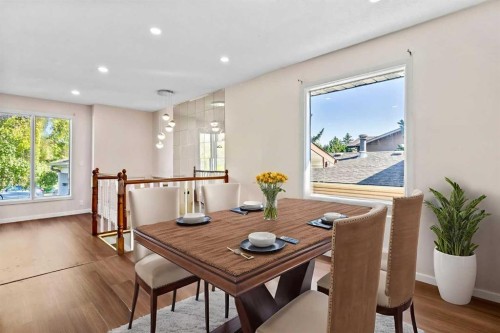 6419 28 Avenue Ne, Calgary, AB - Indoor Photo Showing Dining Room